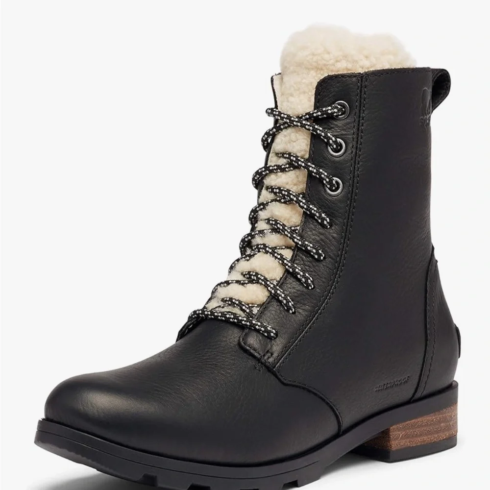 Sorel Women's Emelie Short Lace Cozy Leather Boot- Waterproof NWT - Picture 2 of 11